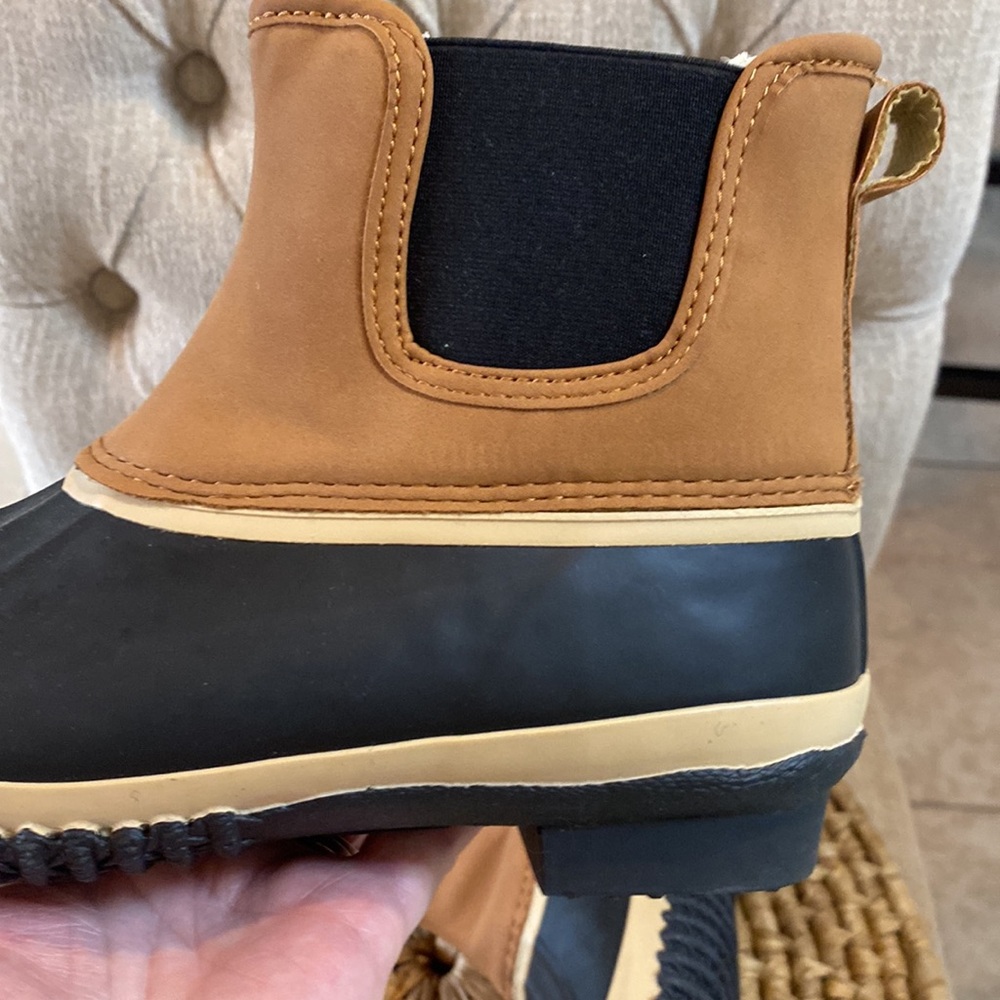 STYLE & CO NWT Womens Pull Tab Waterproof Tan & Black Duck Boots - Size 5 - Picture 5 of 15